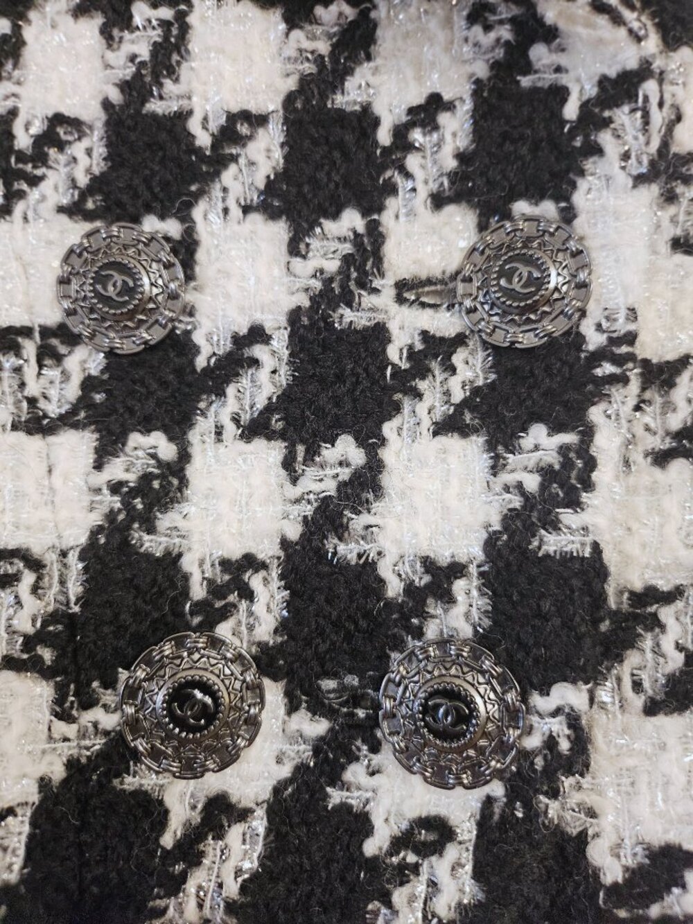 CHANEL 19K Fall-Winter 2019 Houndstooth Shimmer Tweed Jacket, FR 34, US 2 - Picture 9 of 16